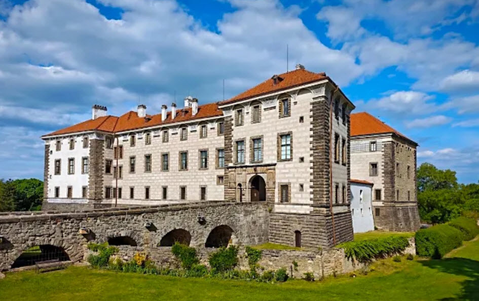 Zámek Nelahozeves, Czech Republic (Czechia)